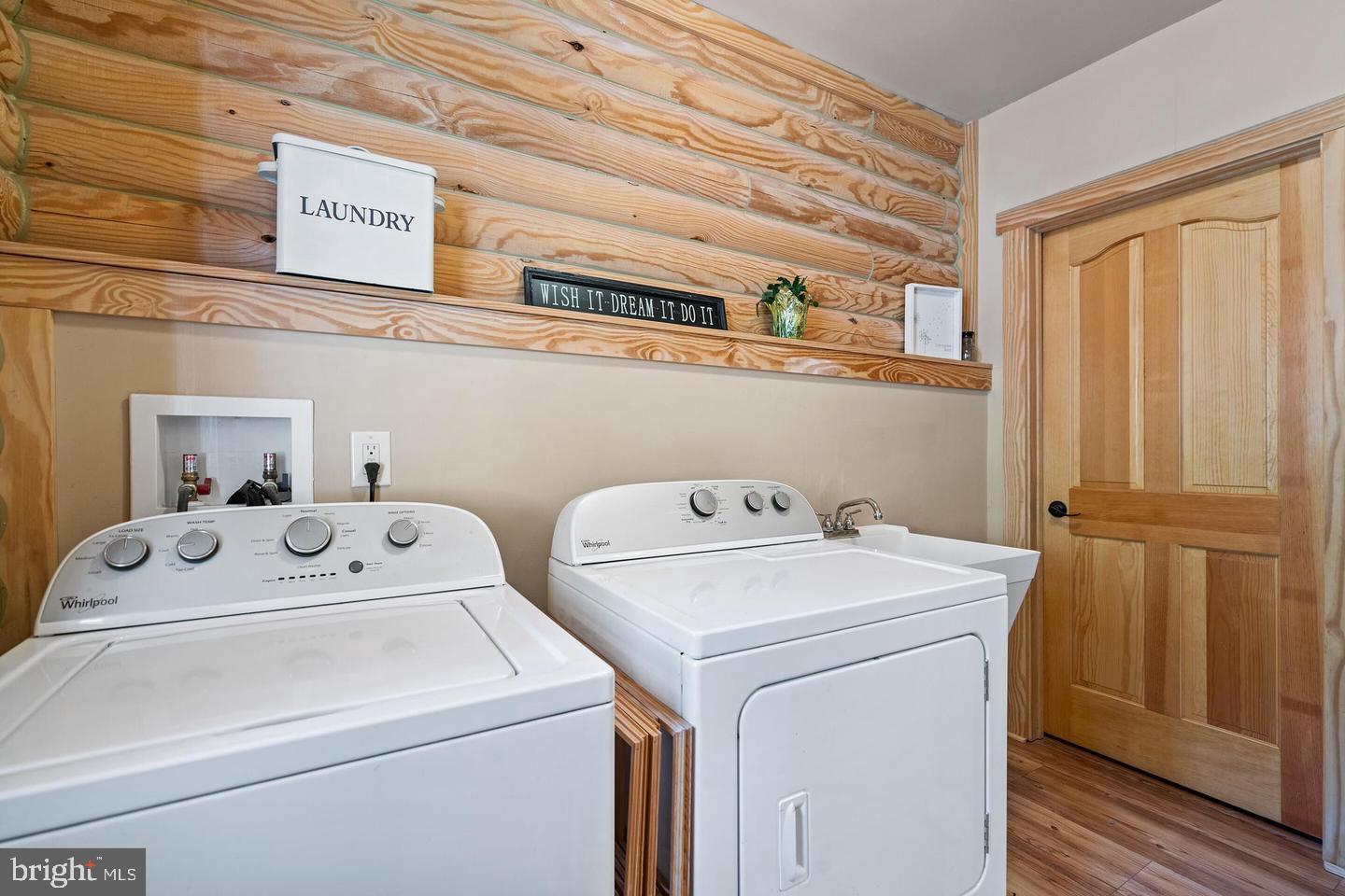 1600 Mercer Road Haymarket, VA 20169 - Photo 24 of 38 Laundry/Mud Room