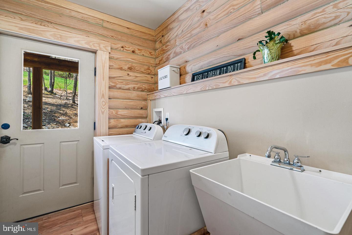 1600 Mercer Road Haymarket, VA 20169 - Photo 25 of 38 Laundry/Mud Room