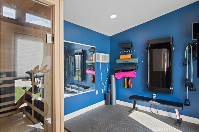 $8,000 | 6835 Aldea Avenue, Van Nuys, CA 91406