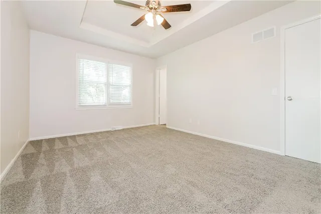 $2,730 | 1116 North Walker Lane, Olathe, KS 66061