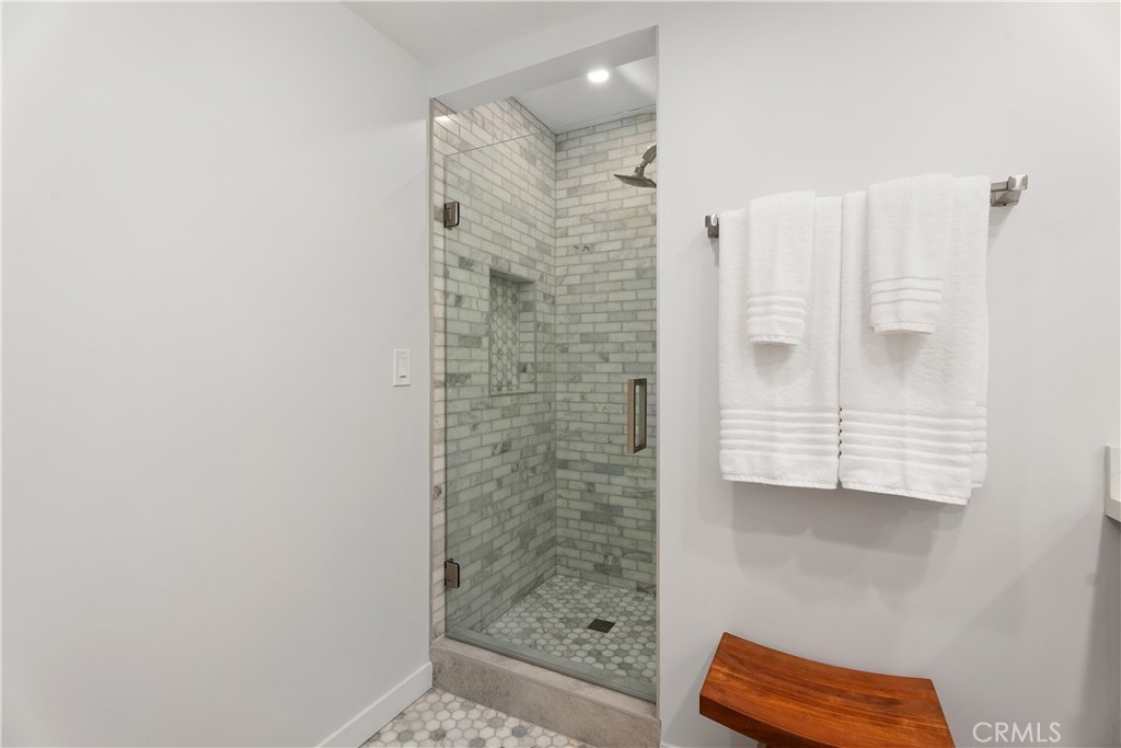 5112 Kingscross Road Westminster, CA 92683 - Photo 16 of 49 Gallery Image 16
