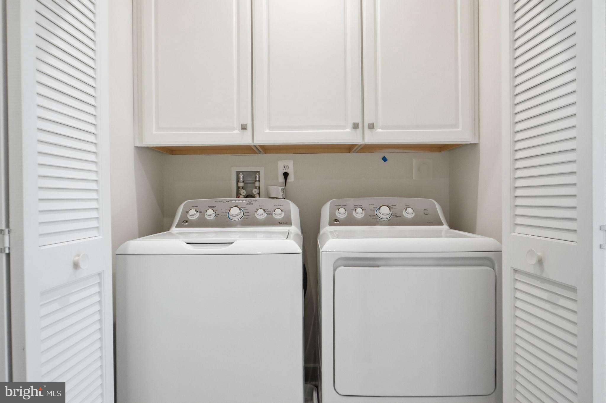 223 Edwin Road Frederick, MD 21702 - Photo 26 of 33 a utility room with dryer and washer
