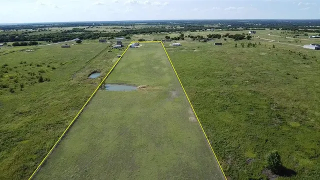 $584,000 | 6078 County Road 302, Grandview, TX 76050