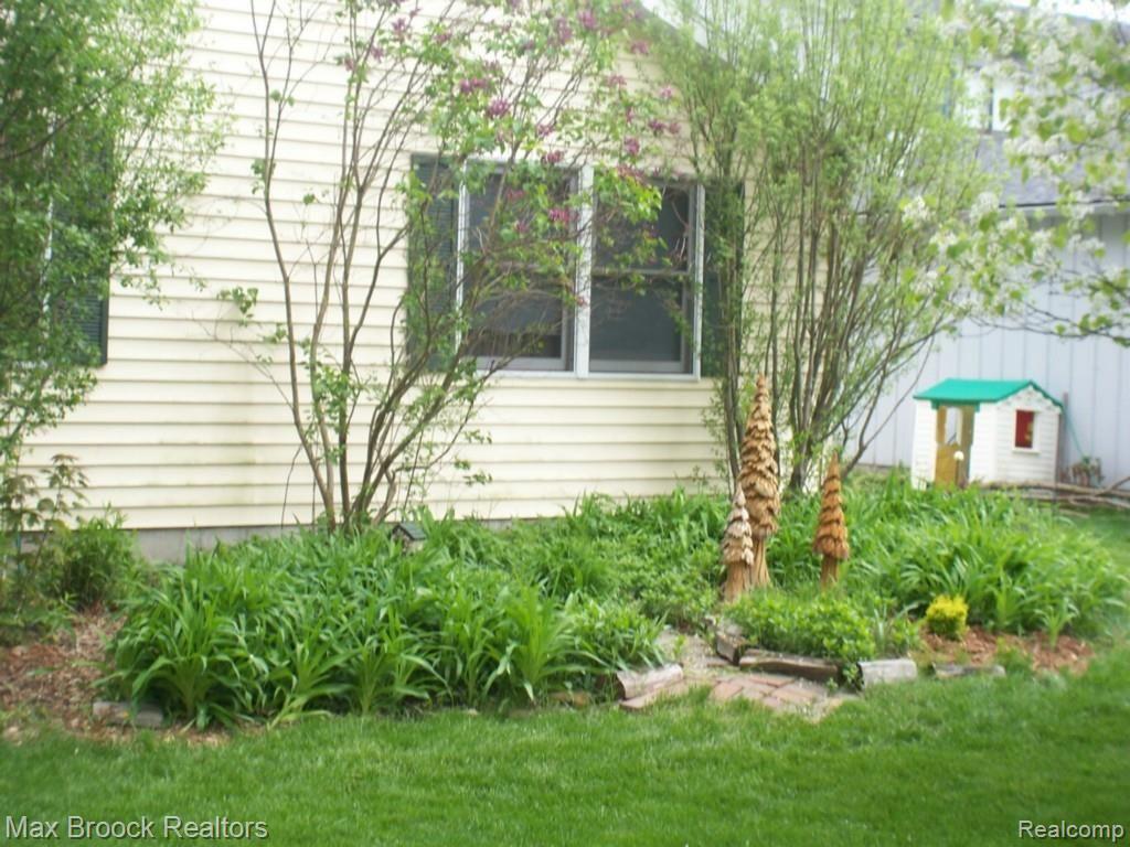 269 Reymont Road Waterford, MI 48327 - Photo 8 of 28