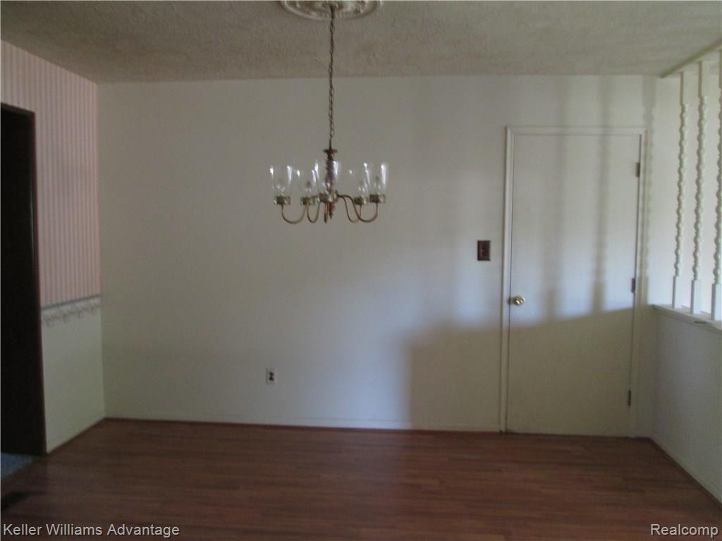 23680 Meadowbrook Road Novi, MI 48375 - Photo 7 of 34
