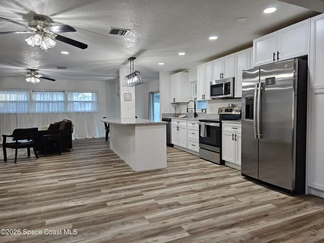 $2,350 | 872 Sadnet Circle Northeast, Palm Bay, FL 32905