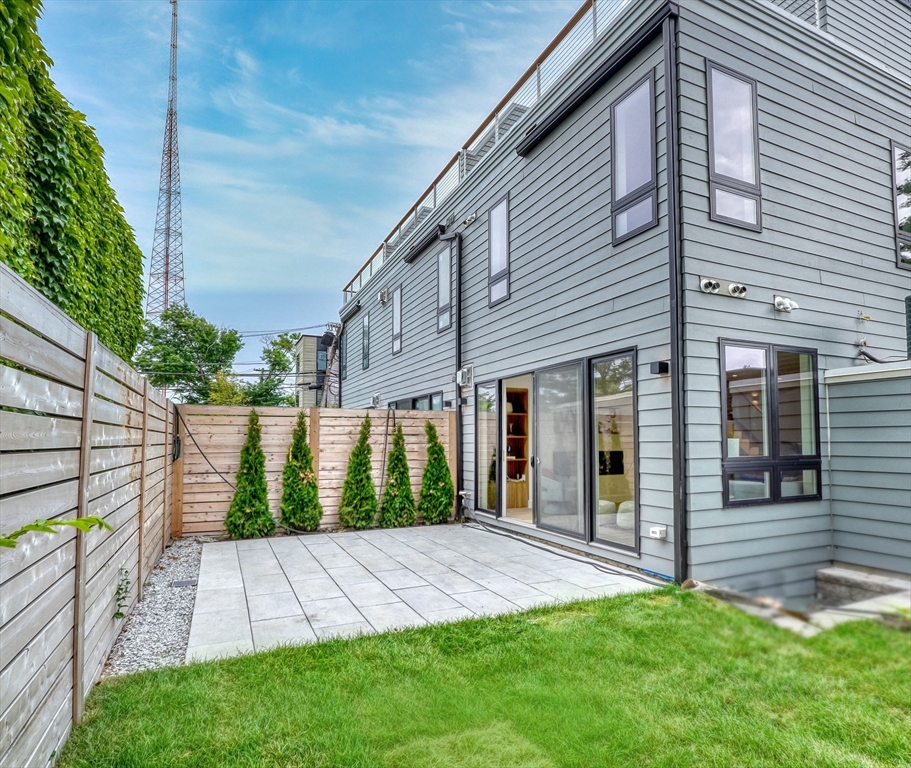47 Bay State Road, Unit 2 Cambridge, MA 02138 - Photo 23 of 24
