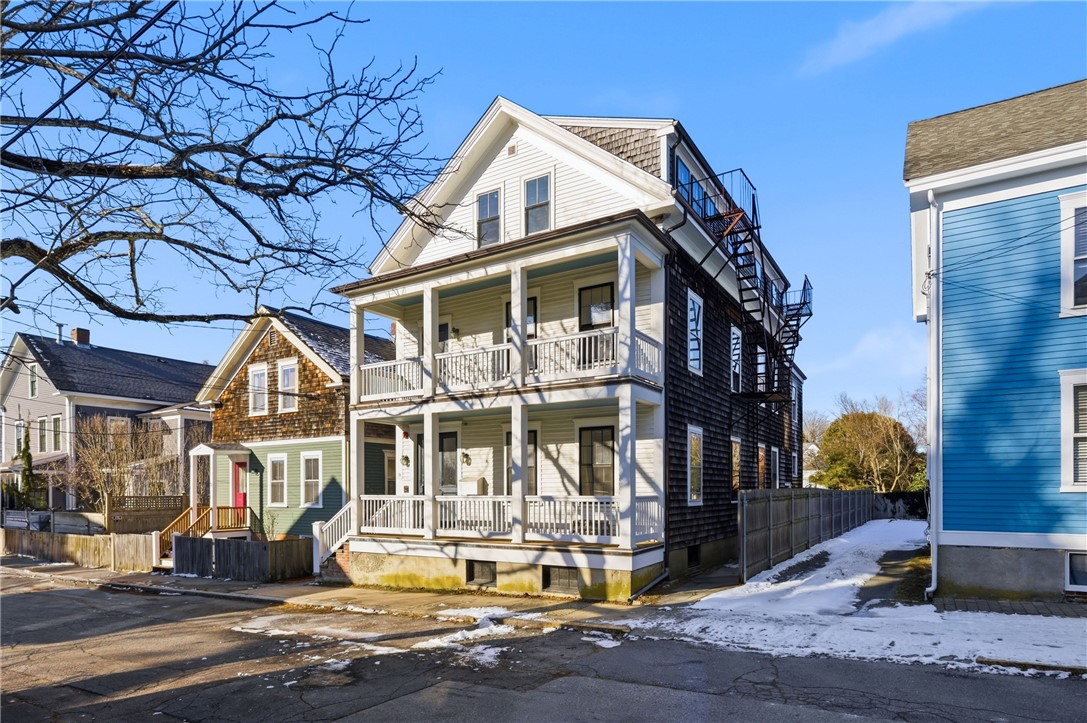 19 Walnut Street, Unit 2 Newport, RI 02840 - Photo 1 of 8 Exterior