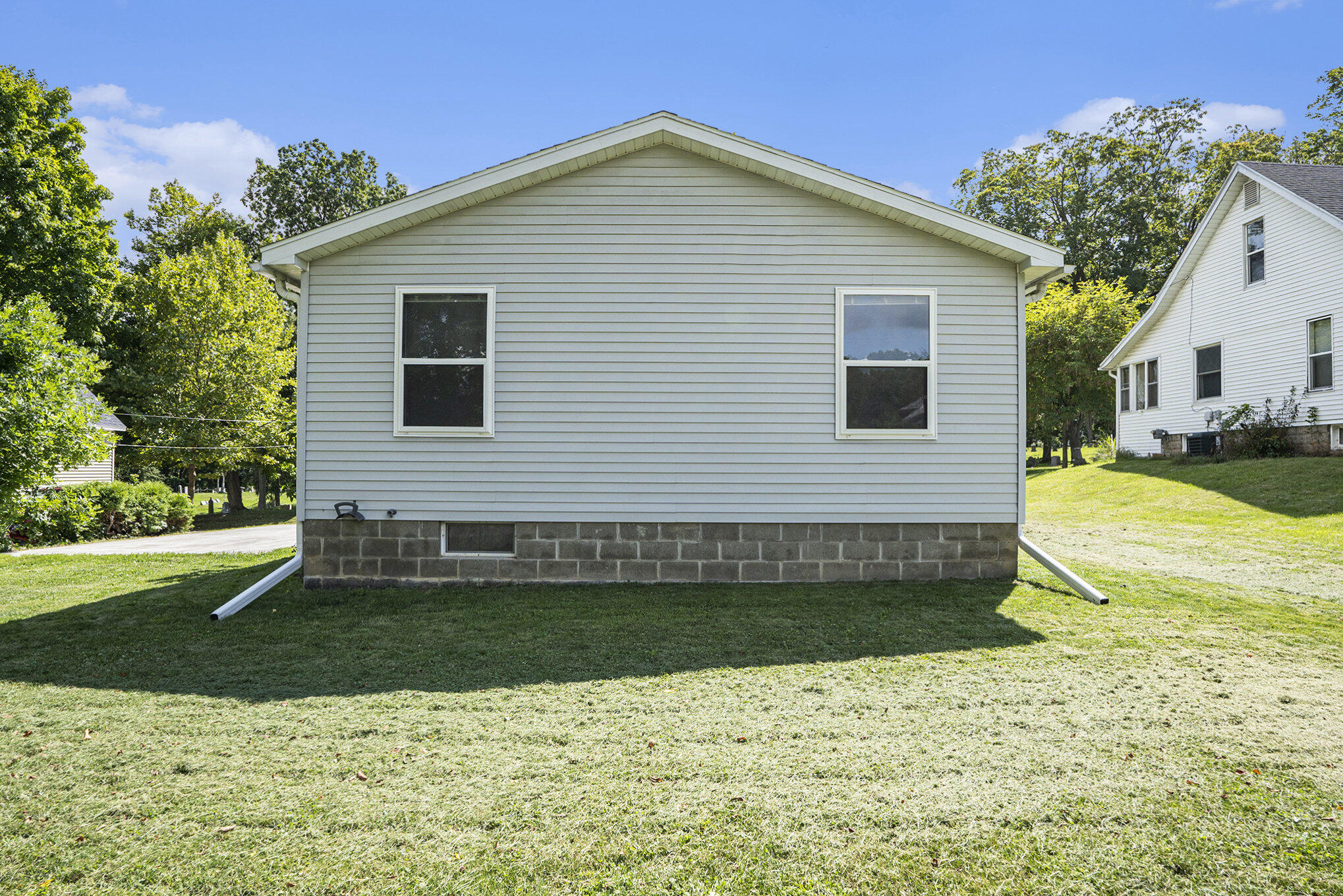 916 Yeomans Street Ionia, MI 48846 - Photo 15 of 18 016_file_858