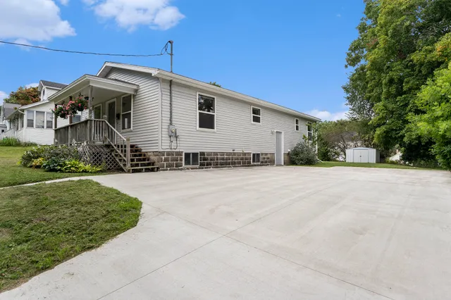 $201,900 | 916 Yeomans Street, Ionia, MI 48846