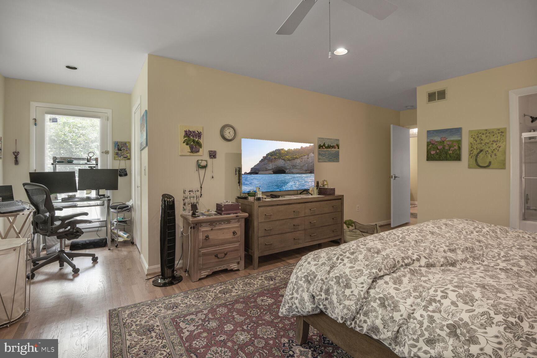 6322 Walhonding Road Bethesda, MD 20816 - Photo 11 of 28 Gallery Image 11