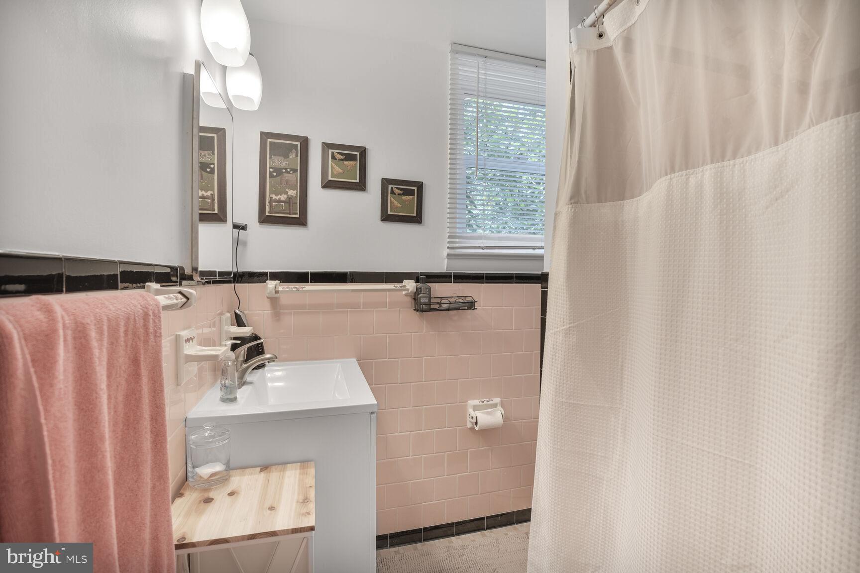 6322 Walhonding Road Bethesda, MD 20816 - Photo 16 of 28 Gallery Image 16