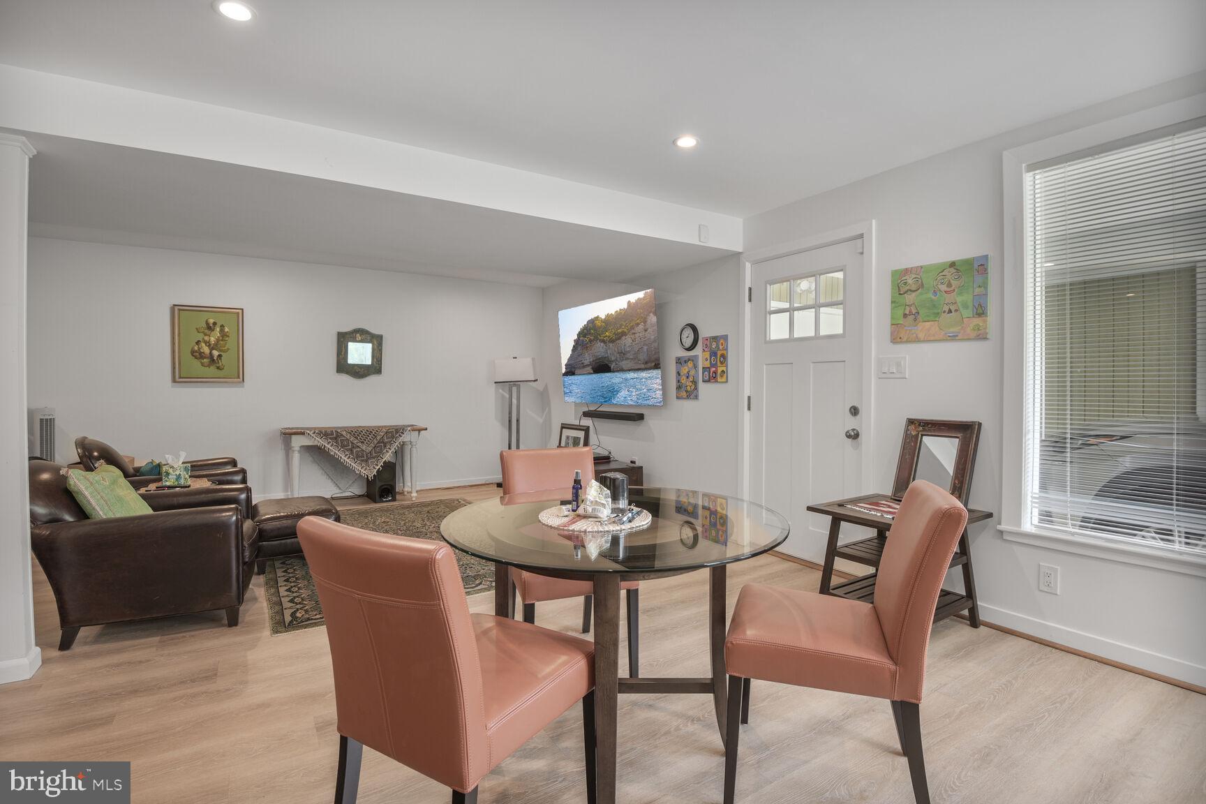 6322 Walhonding Road Bethesda, MD 20816 - Photo 20 of 28 Gallery Image 20