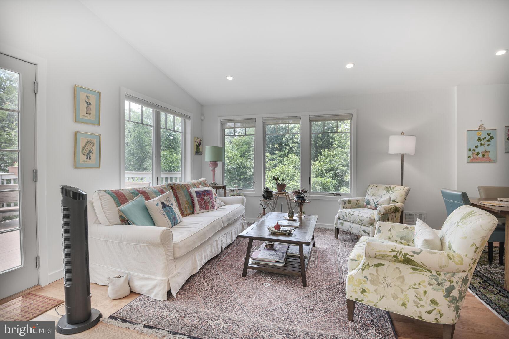 6322 Walhonding Road Bethesda, MD 20816 - Photo 22 of 28 Gallery Image 22