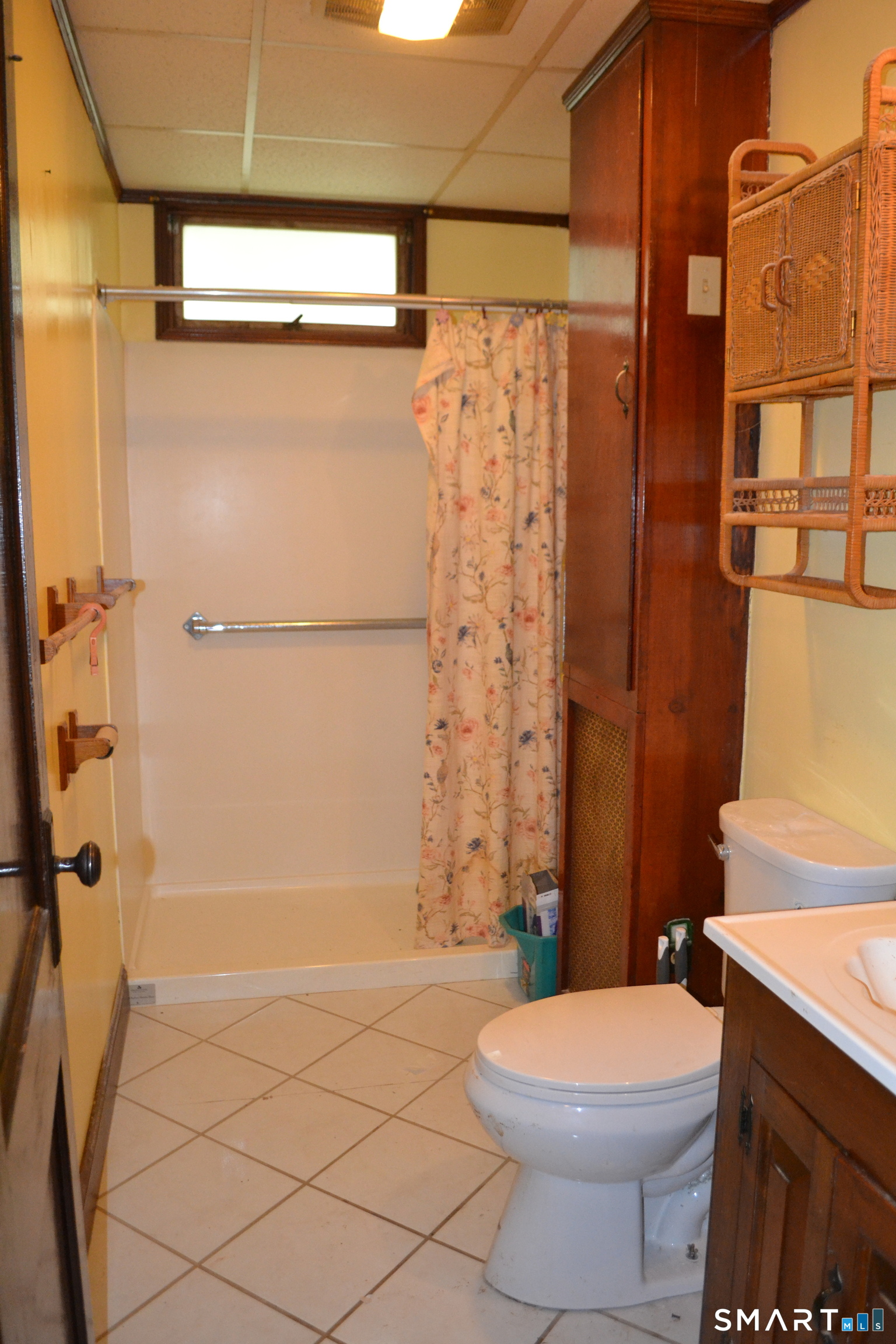284 Deerfield Road Windsor, CT 06095 - Photo 15 of 31 a bathroom with a toilet and shower