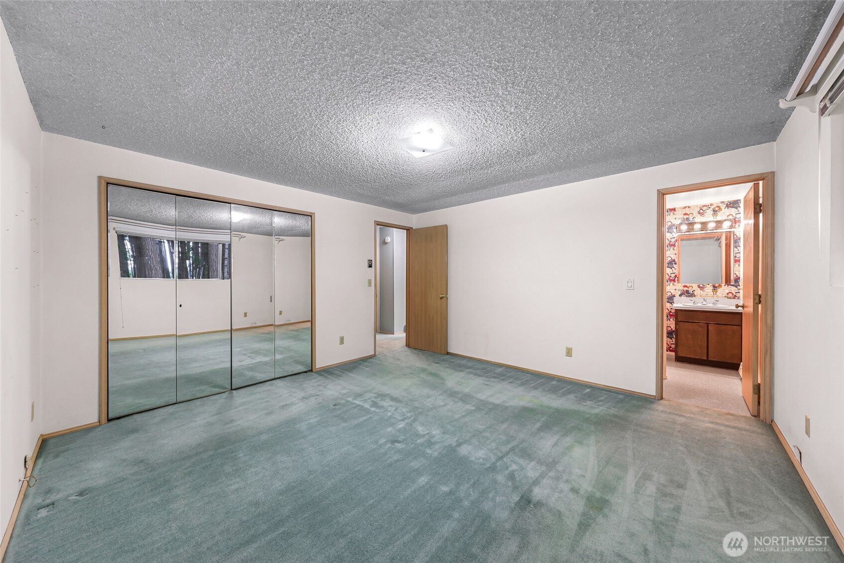 1834 Northeast Sumner Drive Oak Harbor, WA 98277 - Photo 19 of 37