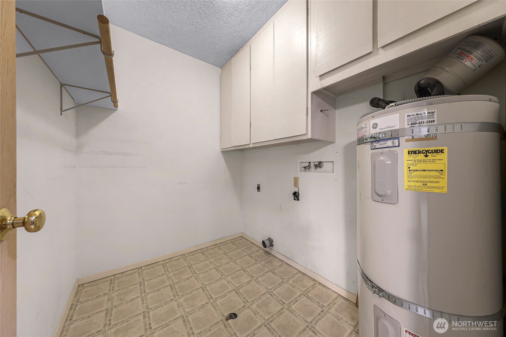 1834 Northeast Sumner Drive Oak Harbor, WA 98277 - Photo 23 of 37 a view of bathroom