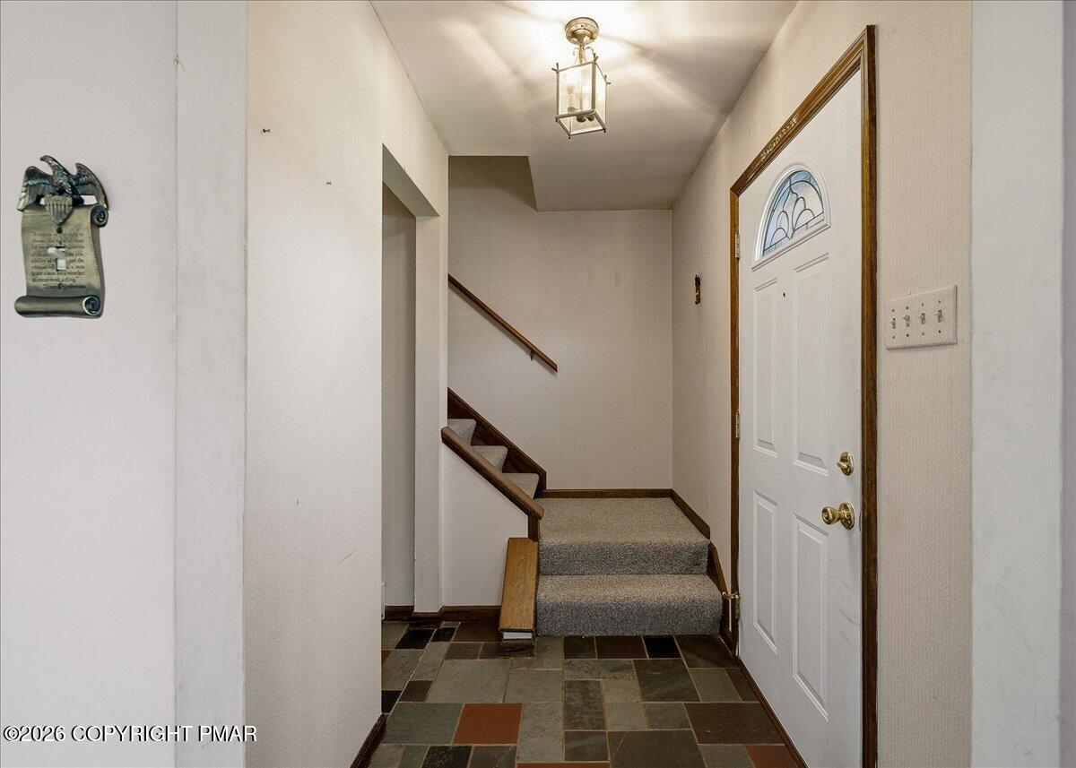 30 Yorktown Road Mountain Top, PA 18707 - Photo 2 of 31 Foyer