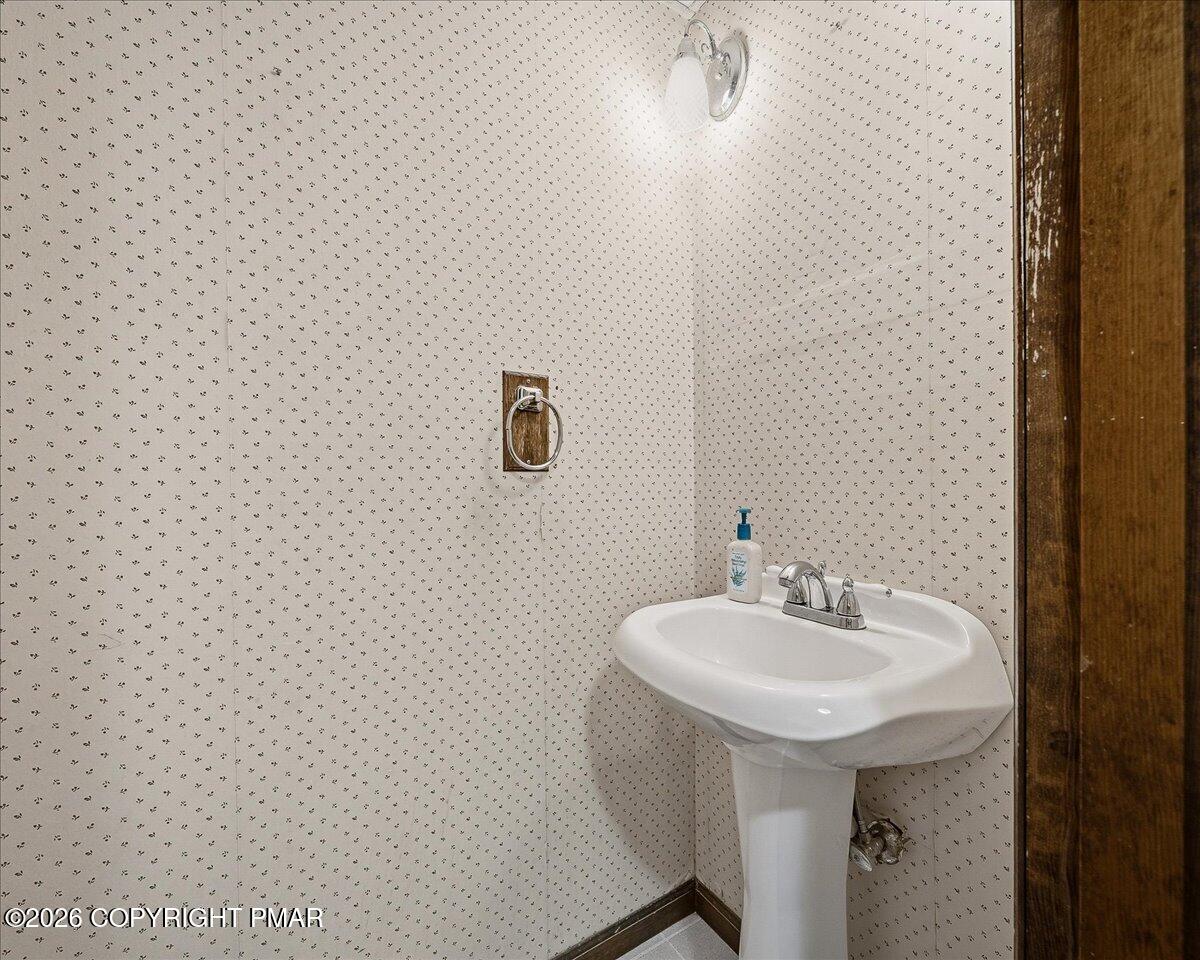 30 Yorktown Road Mountain Top, PA 18707 - Photo 9 of 31 Half Bath