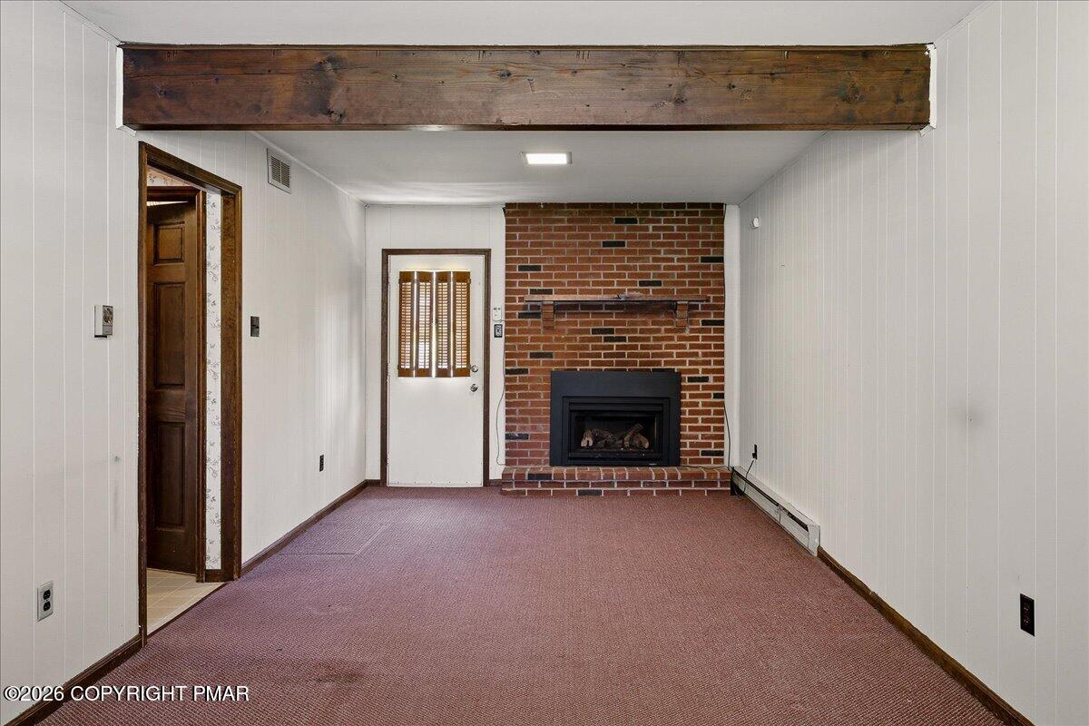 30 Yorktown Road Mountain Top, PA 18707 - Photo 10 of 31 Family Room