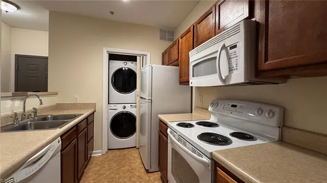 $1,600 | 528 South Josephine Boyd Street, Unit 207, Greensboro, NC 27403