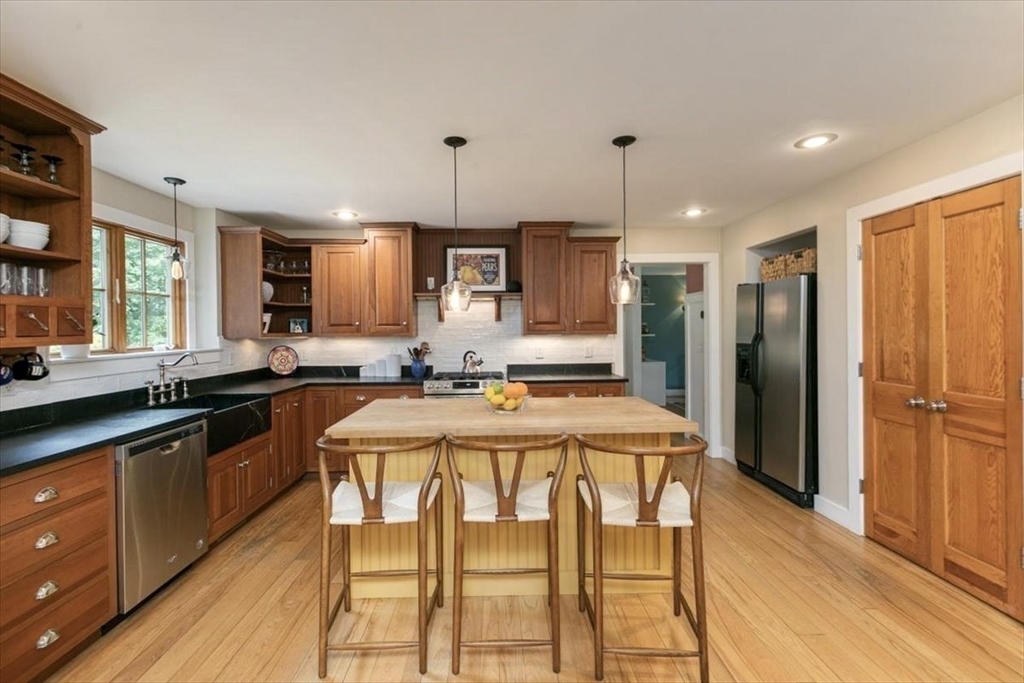 81 Tahattawan Road Littleton, MA 01460 - Photo 11 of 41 Gallery Image 11