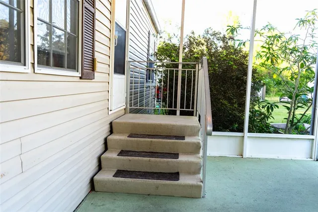 $299,000 | 147 Riley Lake Drive, Hawthorne, FL 32640