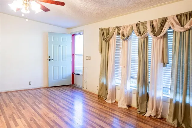 $299,000 | 147 Riley Lake Drive, Hawthorne, FL 32640