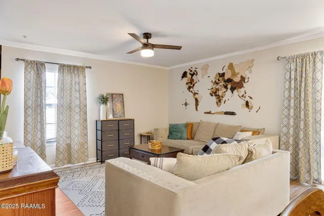 $1,050 | 211 Versailles Boulevard, Unit 5, Lafayette, LA 70501