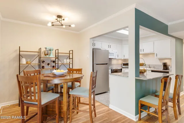 $1,050 | 211 Versailles Boulevard, Unit 5, Lafayette, LA 70501