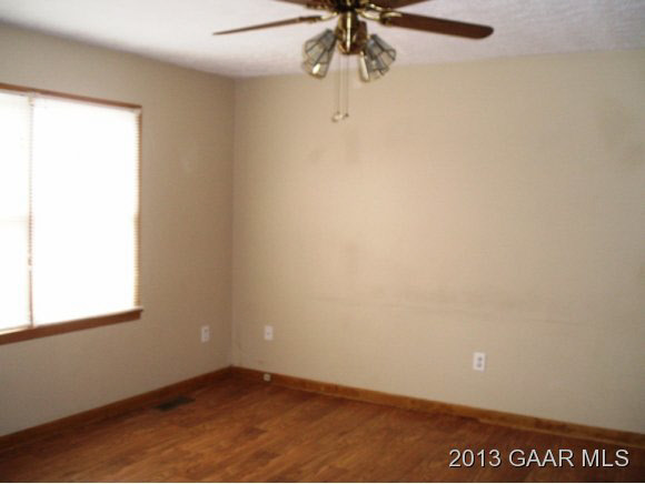 117 Ox Road Waynesboro, VA 22980 - Photo 7 of 10 an empty room with a window
