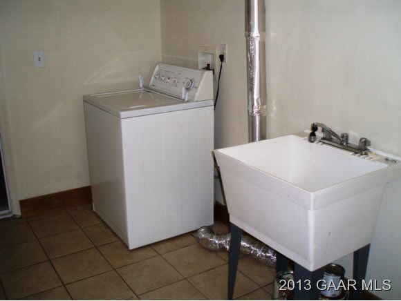 117 Ox Road Waynesboro, VA 22980 - Photo 8 of 10 a utility room with dryer and washer