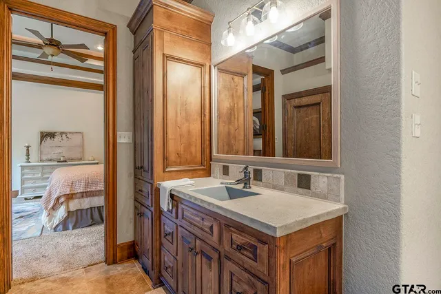 $1,290,000 | 2356 Anderson County Road 403, Palestine, TX 75803