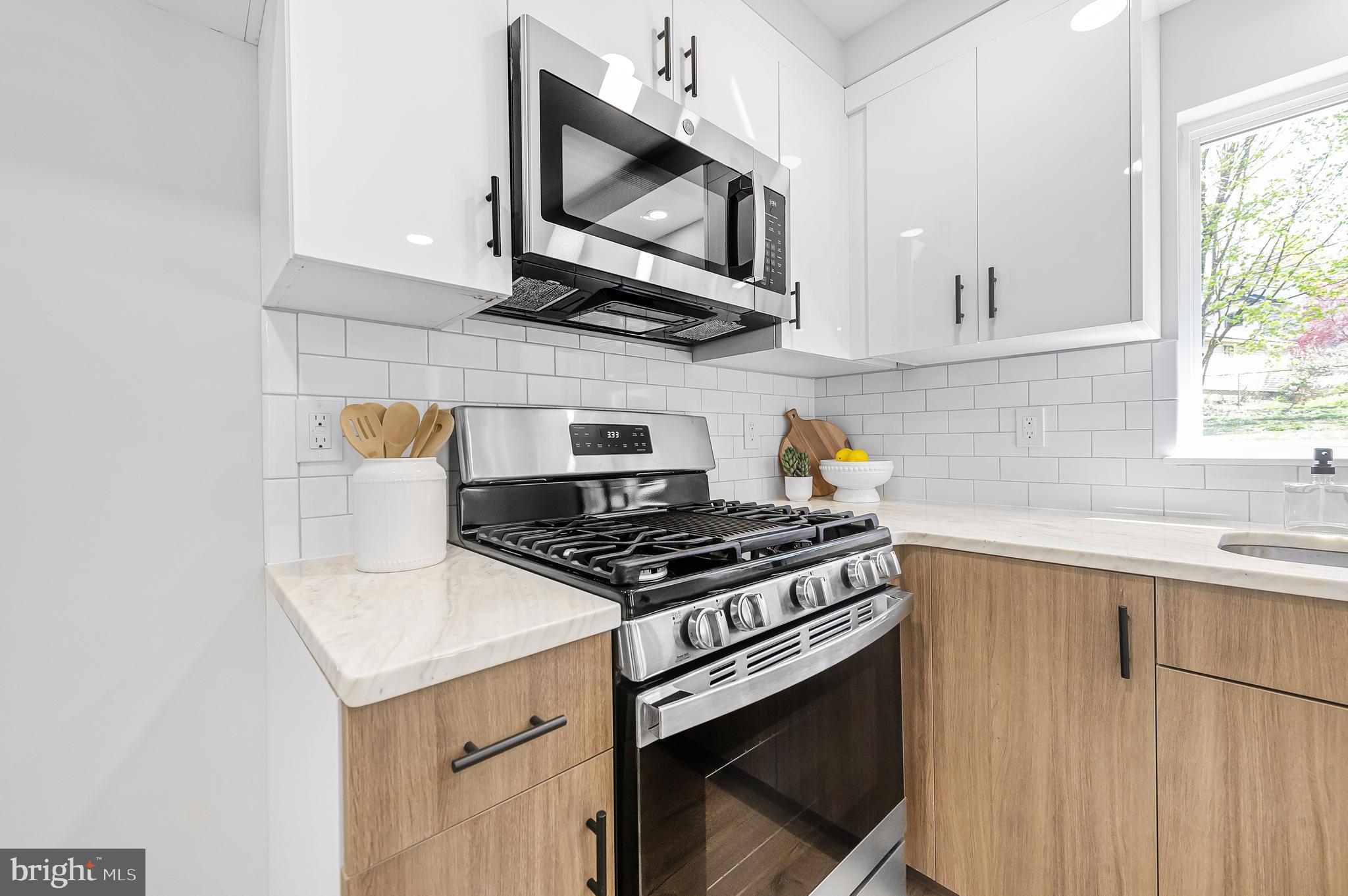 12 Gordon Road Glenside, PA 19038 - Photo 4 of 37