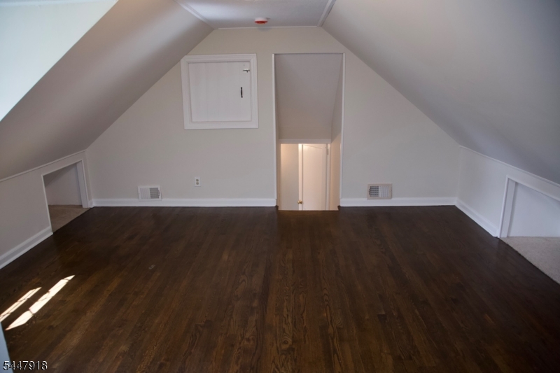41 Beechwood Road Florham Park, NJ 07932 - Photo 22 of 27 Gallery Image 22