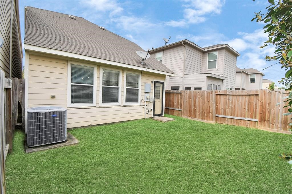 5203 Dartmoor Ridge Trail Houston, TX 77066 - Photo 39 of 42