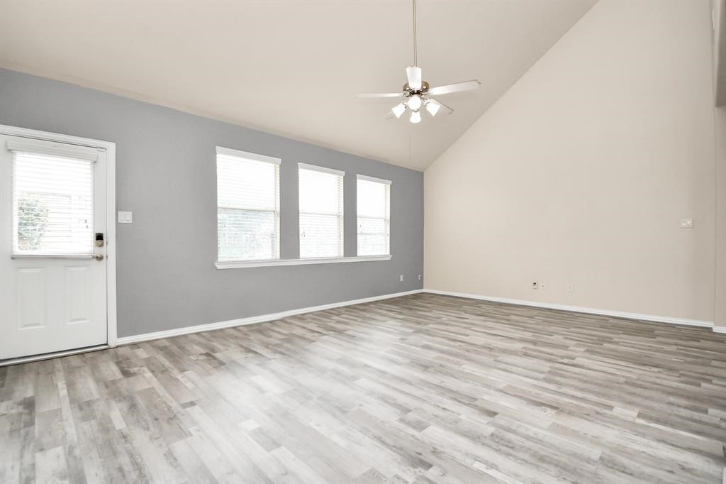 5203 Dartmoor Ridge Trail Houston, TX 77066 - Photo 7 of 42