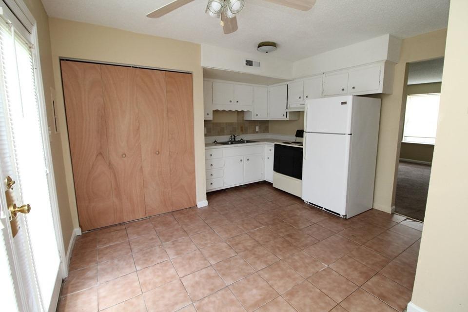 1088 Pembroke Oak Grove Road, Unit 21 Oak Grove, KY 42262 - Photo 3 of 6