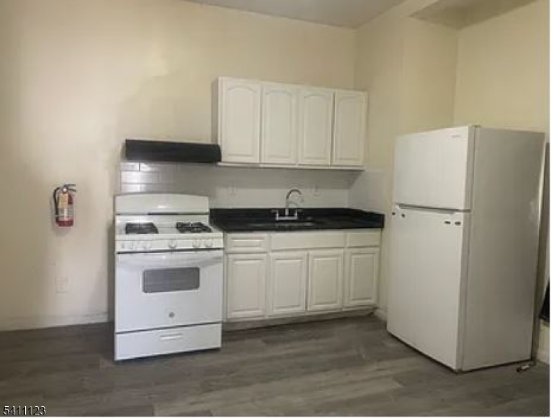 286 Broadway, Unit 2 Paterson, NJ 07501 - Photo 1 of 10