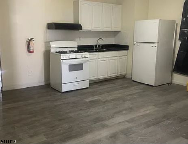 286 Broadway, Unit 2 Paterson, NJ 07501 - Photo 2 of 10
