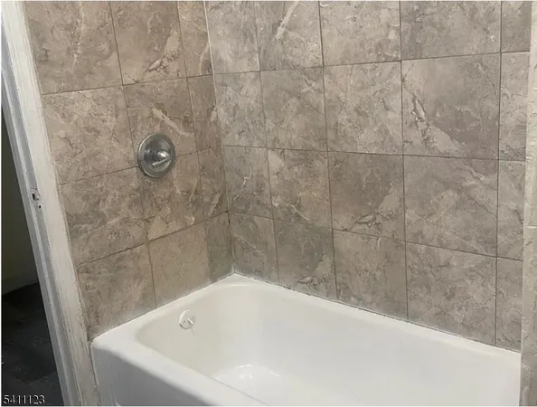 $1,990 | 286 Broadway, Unit 2, Paterson, NJ 07501