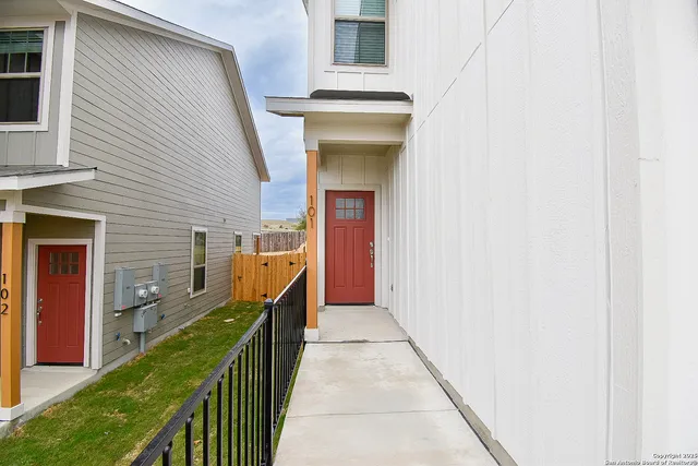 $1,850 | 10211 Tulipwood Run, Unit 101, San Antonio, TX 78252