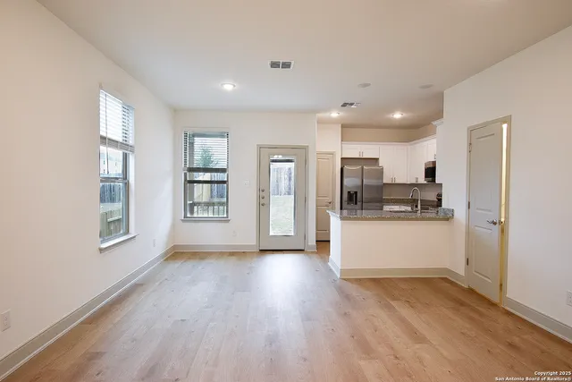 $1,850 | 10211 Tulipwood Run, Unit 101, San Antonio, TX 78252