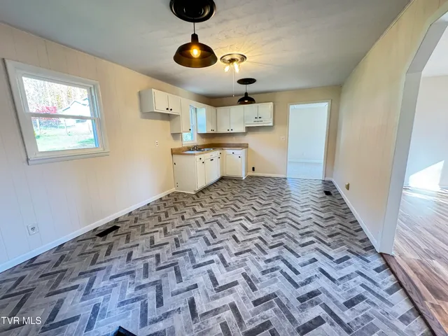 $179,000 | 2805 6th Avenue East, Big Stone Gap, VA 24219