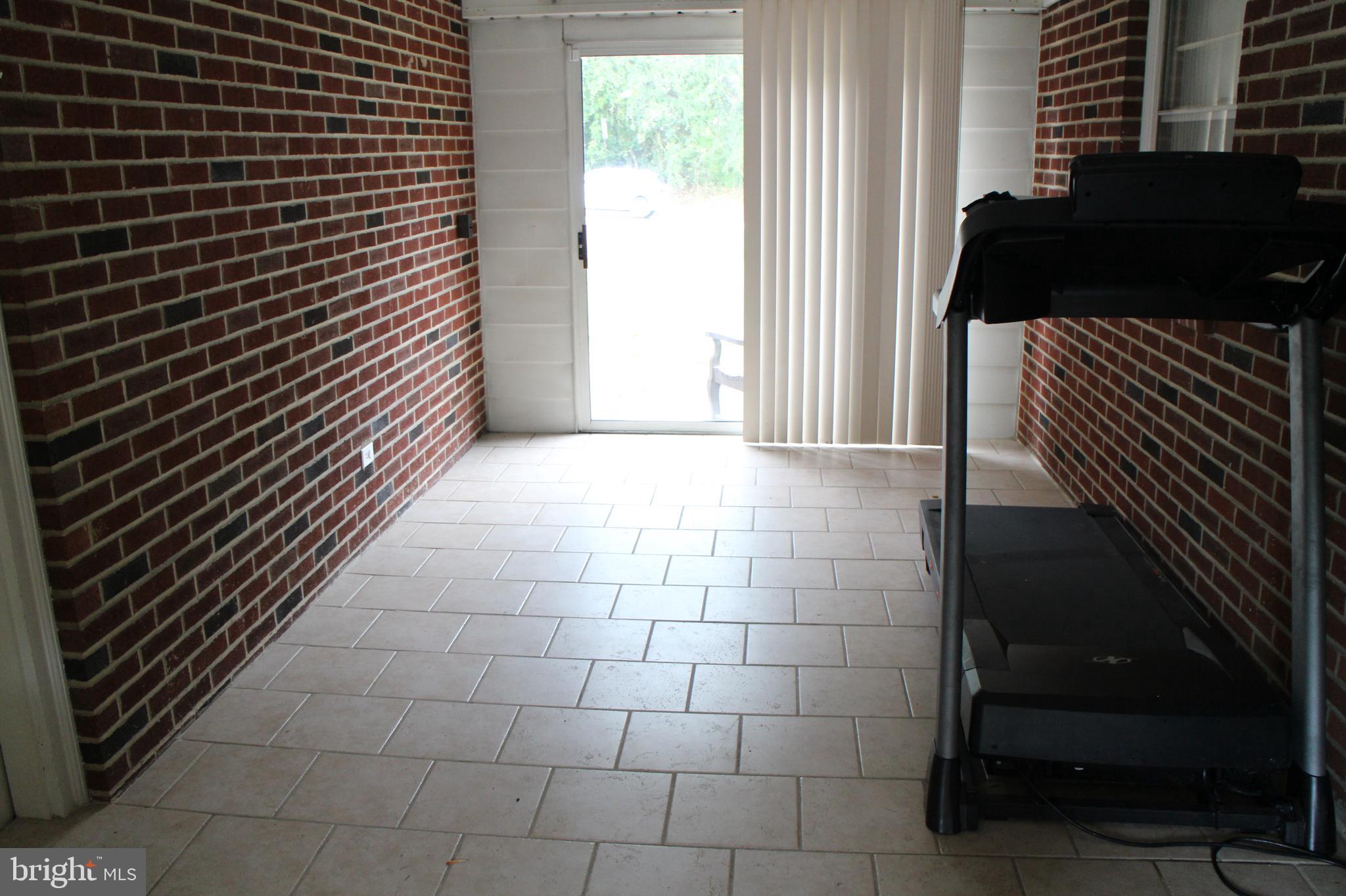 705 Edgewood Road York, PA 17402 - Photo 3 of 22 Gallery Image 3