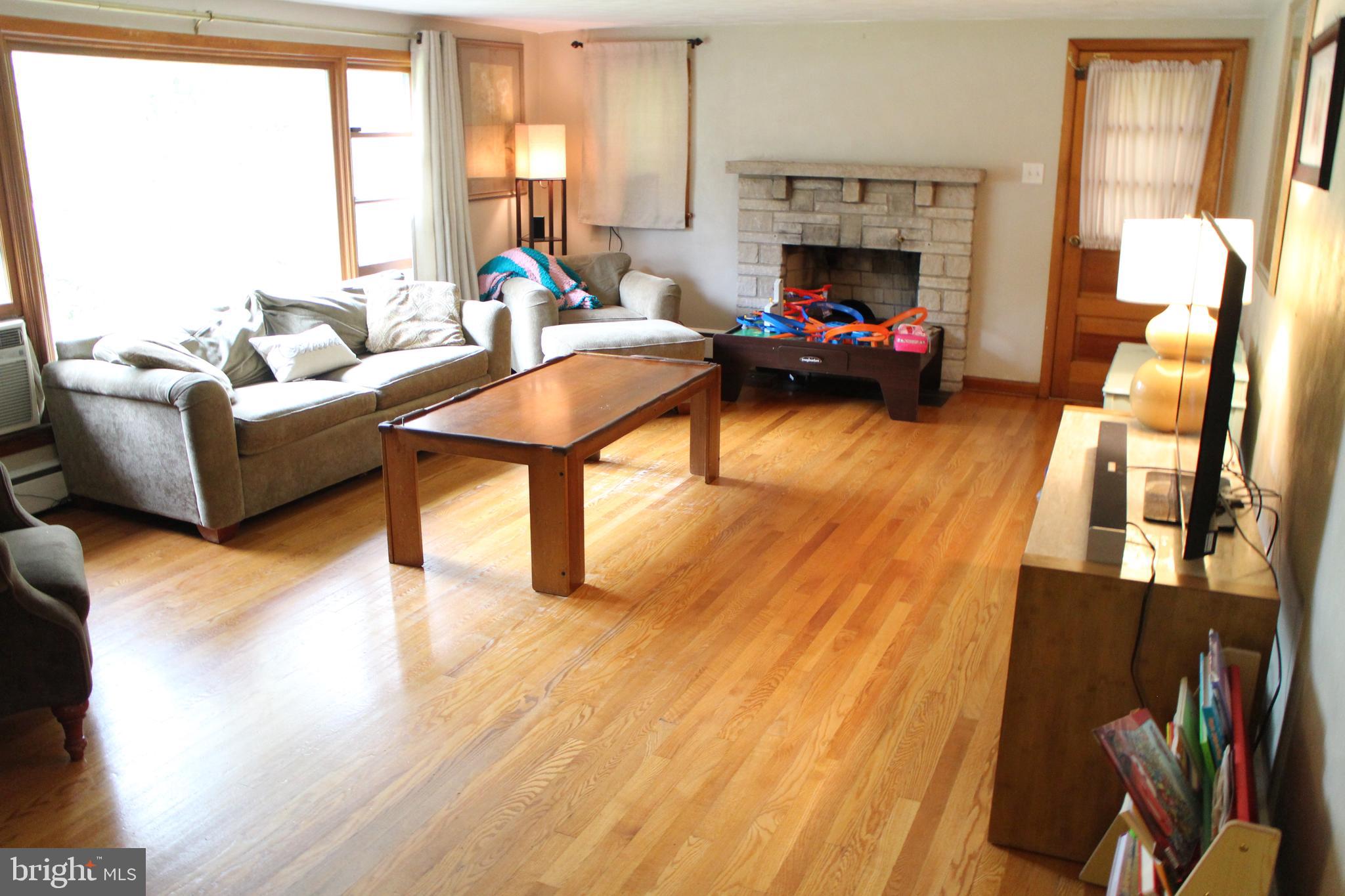 705 Edgewood Road York, PA 17402 - Photo 8 of 22 Gallery Image 8