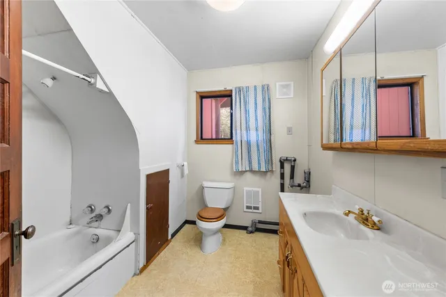 $499,000 | 27193 State Rte 20, Oak Harbor, WA 98277