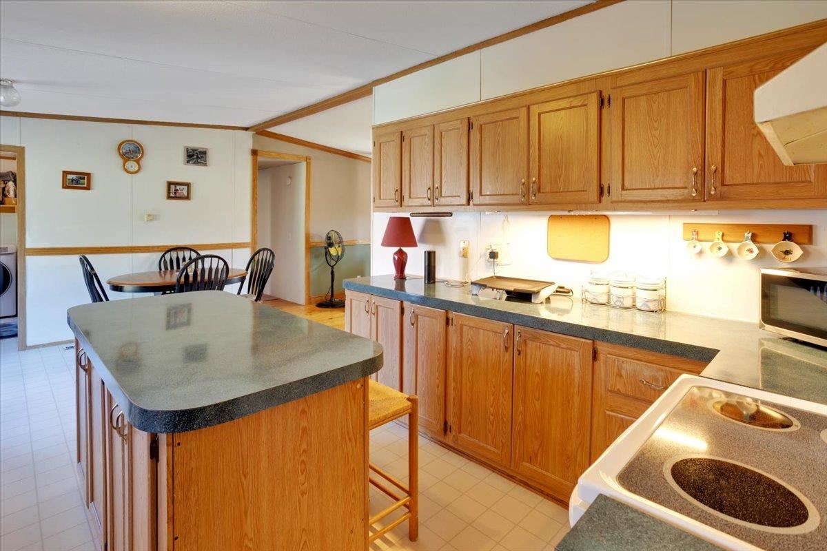 152 Willow Brook Lane Williston, VT 05495 - Photo 4 of 34