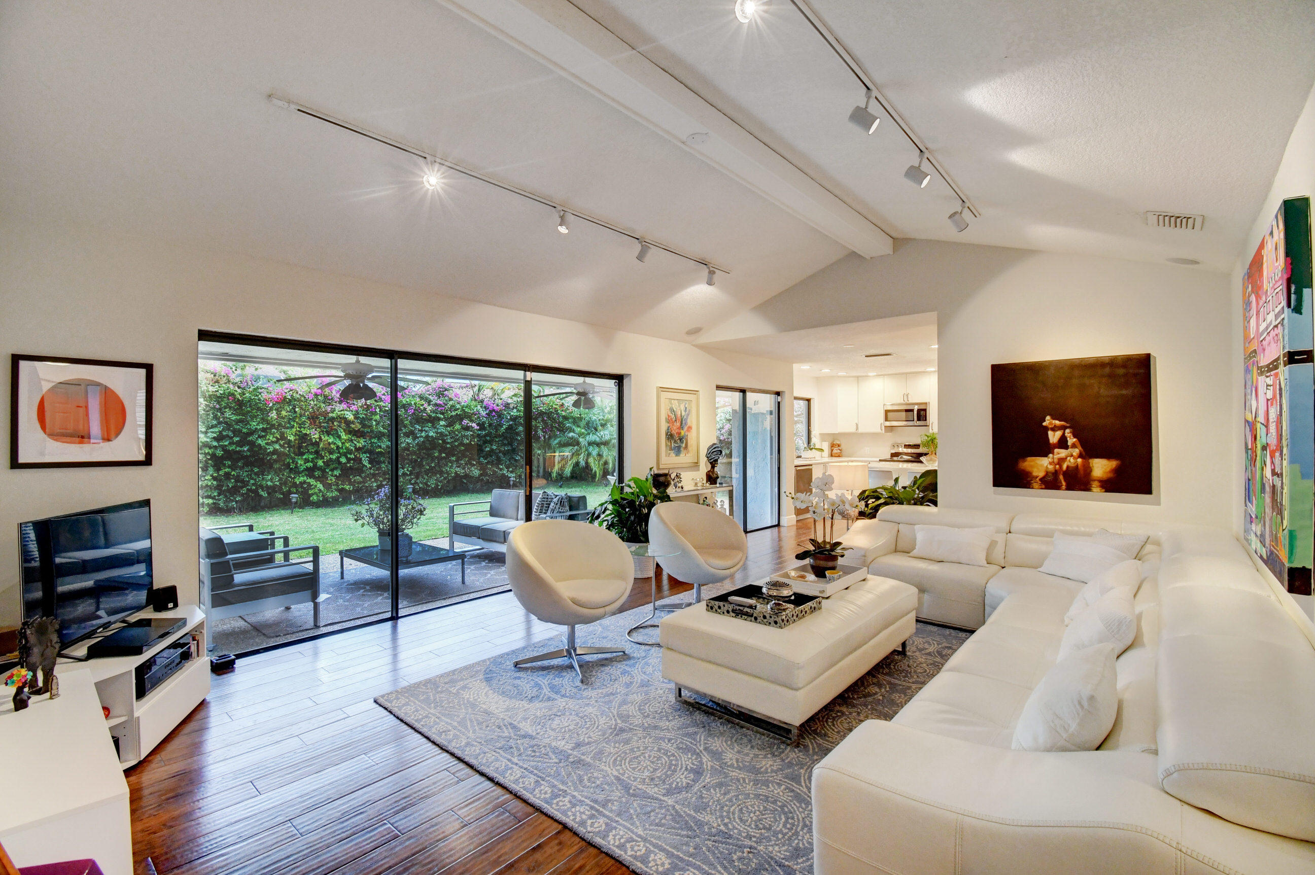 3374 Northwest 29th Avenue Boca Raton, FL 33434 - Photo 4 of 31 Family Room