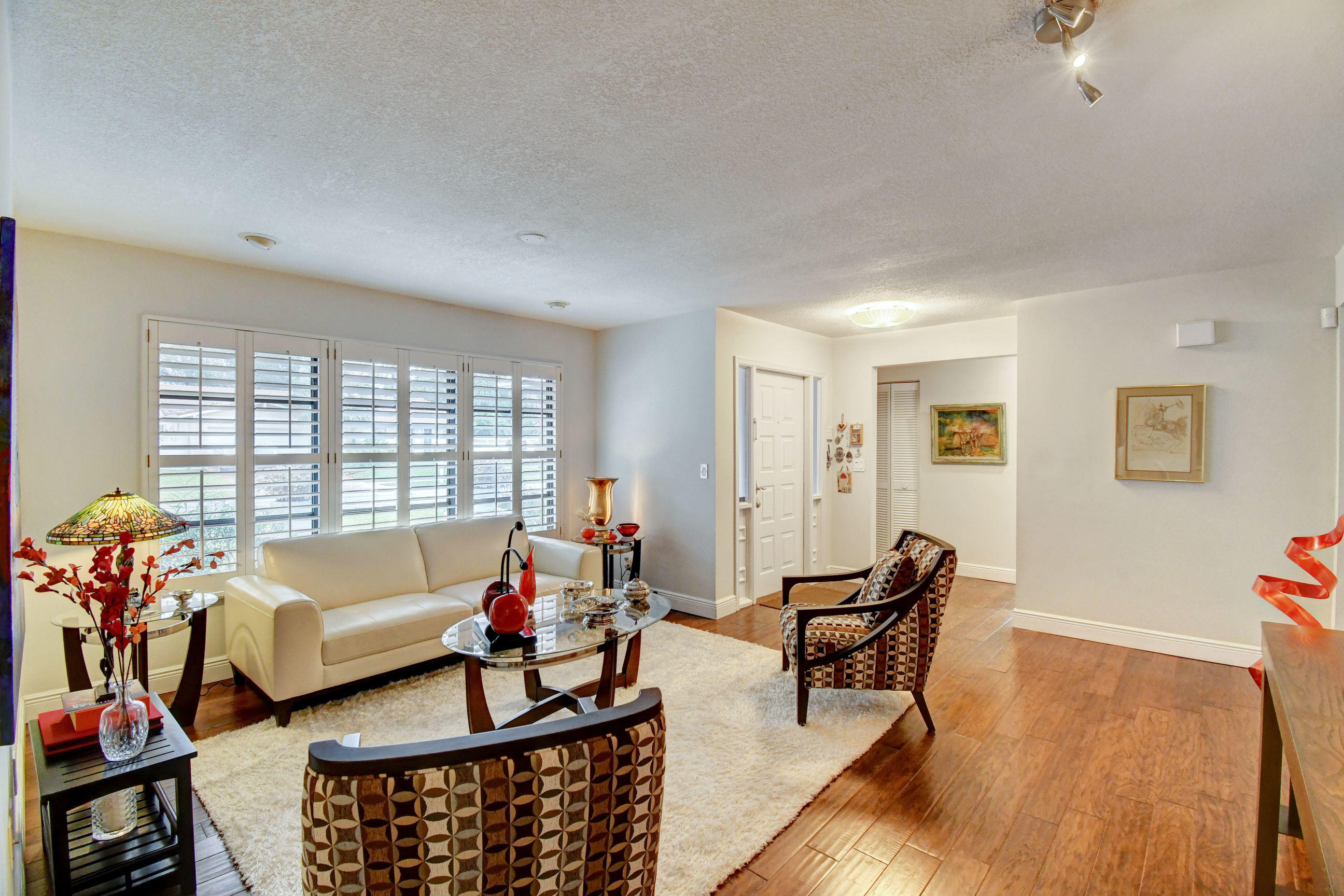 3374 Northwest 29th Avenue Boca Raton, FL 33434 - Photo 9 of 31 Living Room